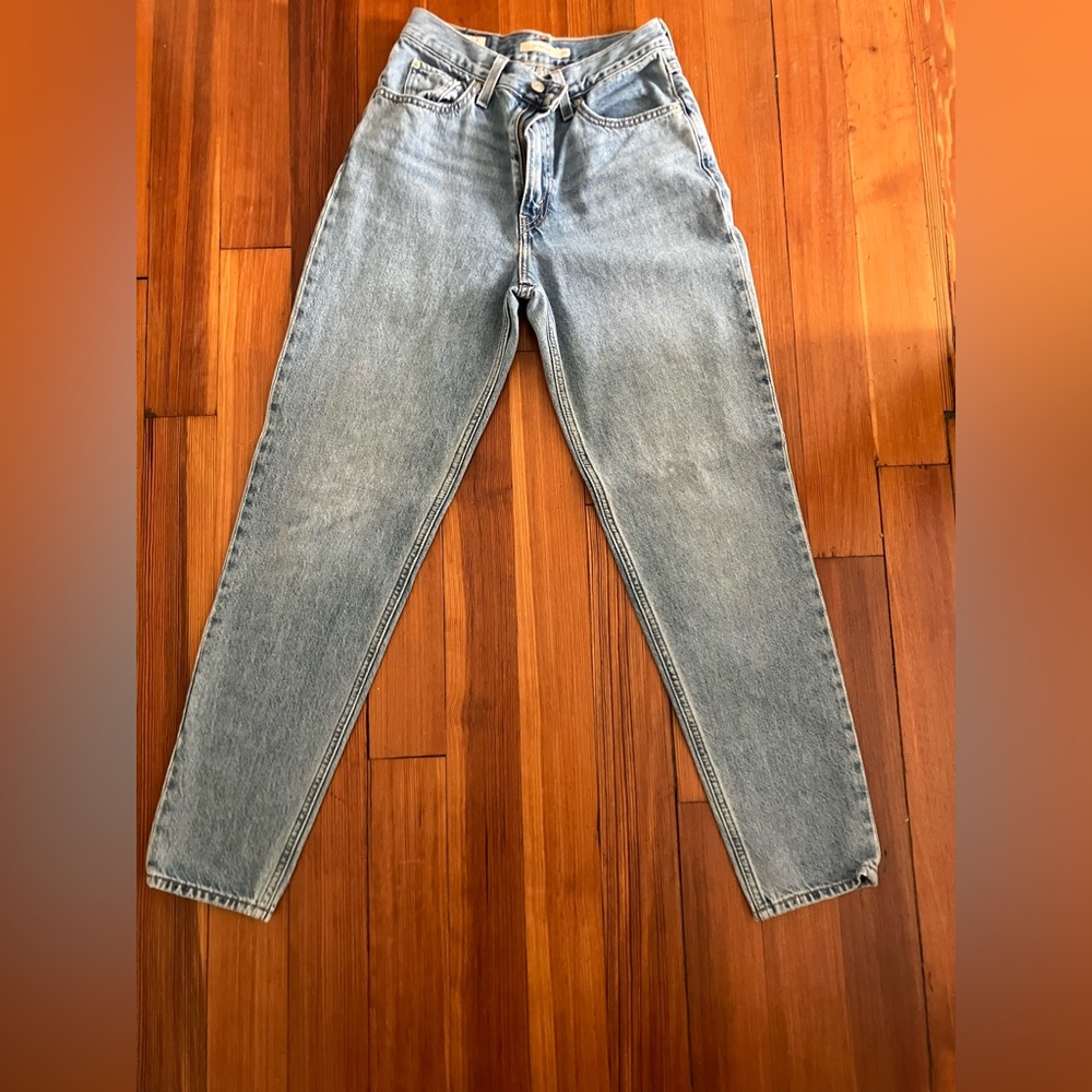Levi’s 80s Mom Jeans